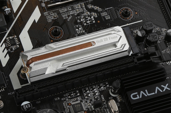 M.2接口、SATA接口的固态硬盘 究竟选哪个好?